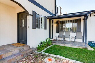 6257 Bluebell Ave in Los Angeles, CA - Building Photo - Building Photo