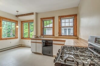 375 Mount Auburn St, Unit #2 in Cambridge, MA - Building Photo - Building Photo