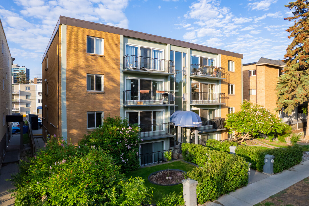 Riviera in Calgary, AB - Building Photo
