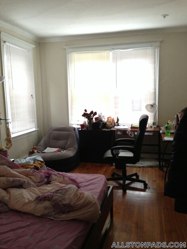 67 Harvard Ave in Boston, MA - Foto de edificio - Building Photo