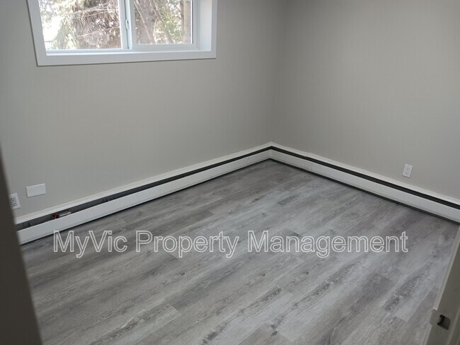 10047-10154 154 St in Edmonton, AB - Building Photo - Building Photo