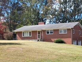 21 Pilipinas Dr in Waynesville, NC - Building Photo