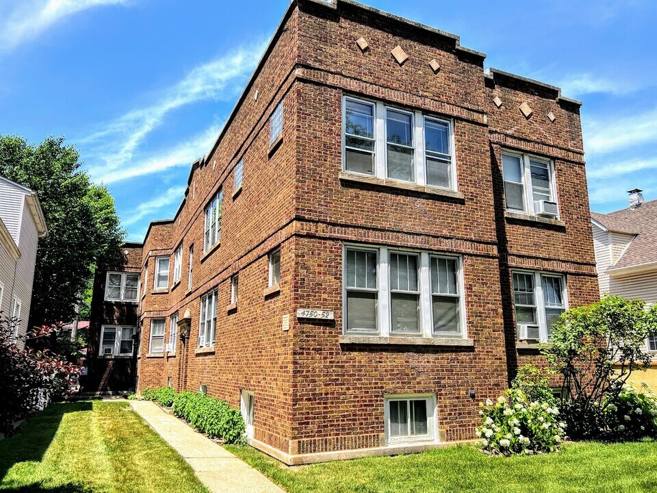 4752 N Lotus Ave in Chicago, IL - Building Photo