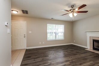 1833 Cagney St in Charlotte, NC - Foto de edificio - Building Photo