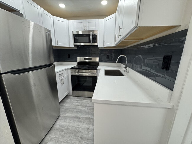 1541 NW 7th Terrace in Fort Lauderdale, FL - Building Photo - Building Photo