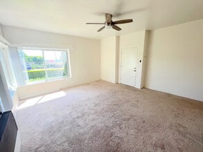 244 Cliff Dr in Laguna Beach, CA - Building Photo - Building Photo