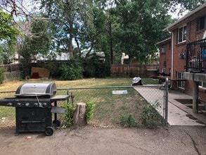 Ames Street Apartments in Lakewood, CO - Building Photo - Building Photo