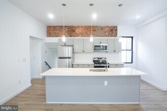 3945 Lancaster Ave in Philadelphia, PA - Building Photo - Building Photo