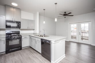 Marion Lofts in Marion, IA - Foto de edificio - Interior Photo