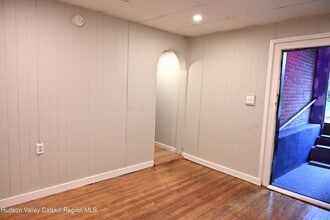 24 Crane St in Kingston, NY - Building Photo - Building Photo