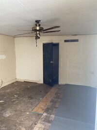 913 S Elm St photo'