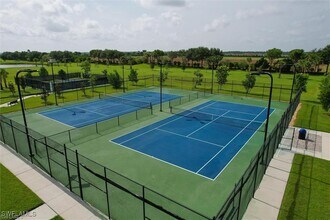 14625 Carva Ln in Ft. Myers, FL - Foto de edificio - Building Photo