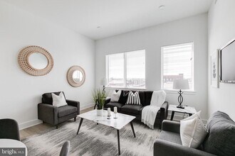 2201 Washington Ave in Philadelphia, PA - Building Photo - Building Photo