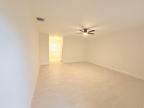 626 Prosperity Farms Rd in North Palm Beach, FL - Building Photo - Building Photo