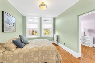 33 Westbourne Ter, Unit 3 in Brookline, MA - Foto de edificio - Building Photo