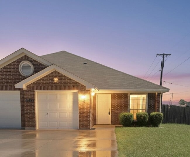 property at 2107 Charleston Ct