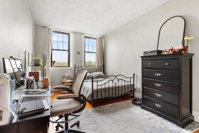 378 Riverway, Unit 8 in Boston, MA - Foto de edificio - Building Photo