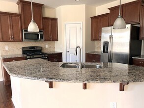 716 Silver Stream Ln in Cary, NC - Building Photo - Building Photo