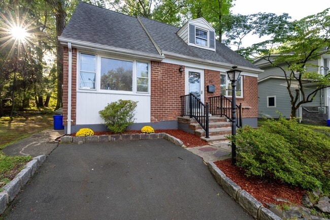 45 Roosevelt St in Cresskill, NJ - Building Photo - Building Photo