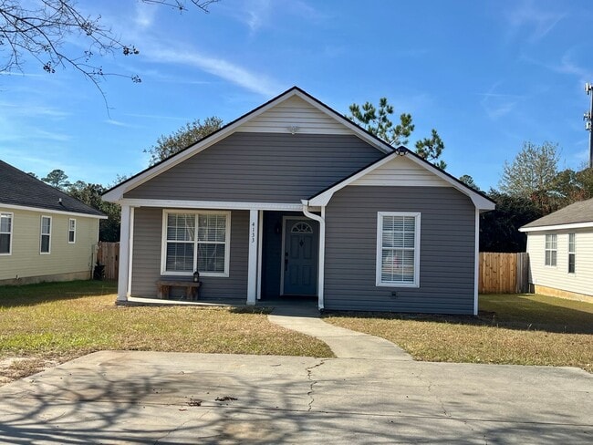 property at 4133 Hamilton Cir