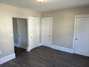 106 Saint John St, Unit 2 in Schuylkill Haven, PA - Foto de edificio - Building Photo