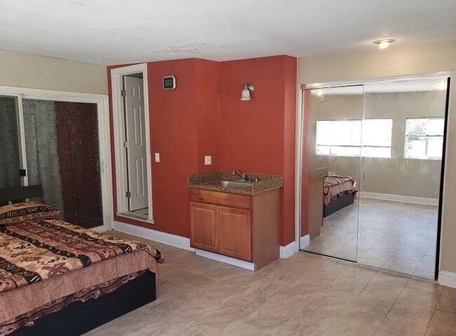 4728 Mendoza Ave, Unit Studio in San Jose, CA - Building Photo - Building Photo