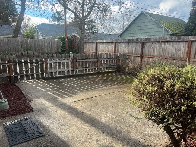 1008.5 Queen Anne Ave