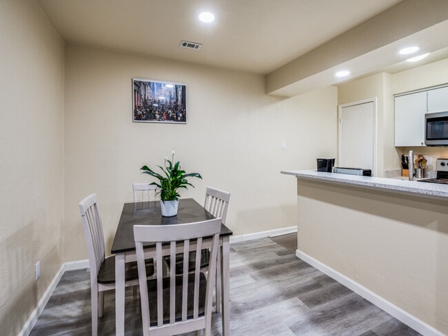 6011 Milton St in Dallas, TX - Building Photo - Building Photo