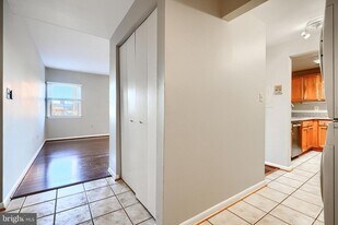 123 W Barre St in Baltimore, MD - Building Photo