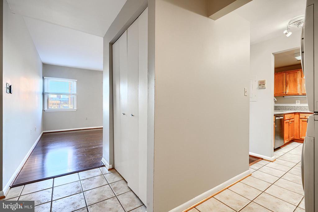 123 W Barre St in Baltimore, MD - Building Photo