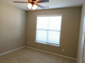 1307 Loudon Hill Dr in Warner Robins, GA - Foto de edificio - Building Photo