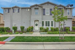 1040 Sierra View Cir in Lincoln, CA - Building Photo