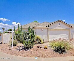 4725 E Brown Rd in Mesa, AZ - Building Photo