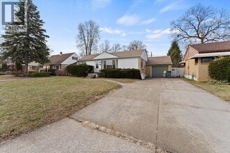 3701 Dandurand Ave in Windsor, ON - Building Photo - Building Photo