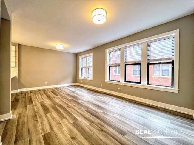 property at 3943 N Janssen Ave