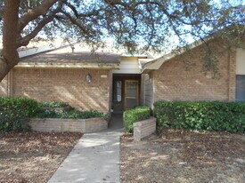 6816 Frankford Ave in Lubbock, TX - Building Photo