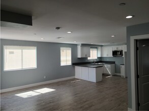 1635 E 81st St in Los Angeles, CA - Building Photo - Building Photo