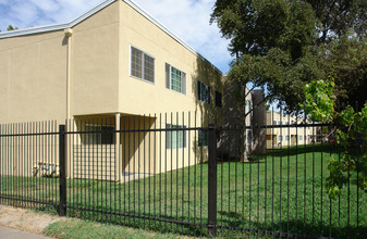 Northland Village in Sacramento, CA - Building Photo - Building Photo