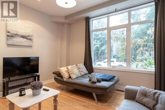 179 Hanson St in Toronto, ON - Building Photo - Building Photo