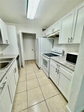 4044 NW 87th Ave in Sunrise, FL - Building Photo - Building Photo