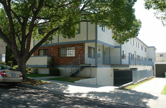 626 E Tujunga Ave in Burbank, CA - Building Photo - Building Photo