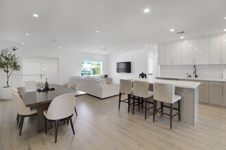 18361 NE 20th Pl in North Miami Beach, FL - Building Photo - Building Photo