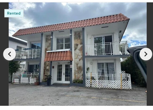 748 NE 82nd St, Unit 1 in Miami, FL - Foto de edificio - Building Photo