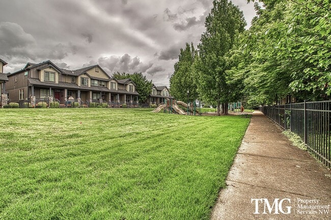 1420 NE Edgefield St in Hillsboro, OR - Building Photo - Building Photo