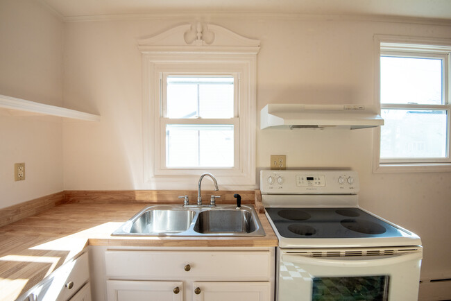 82-1 New St, Unit 1 in Catskill, NY - Foto de edificio - Building Photo