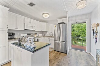 2600 SE Ocean Blvd in Stuart, FL - Building Photo - Building Photo