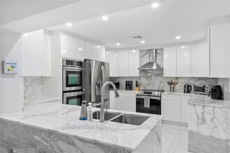 1247 Jackson St in Hollywood, FL - Building Photo - Building Photo