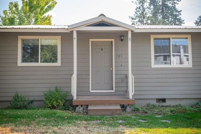 183 SE Taft Ave in Bend, OR - Building Photo - Building Photo