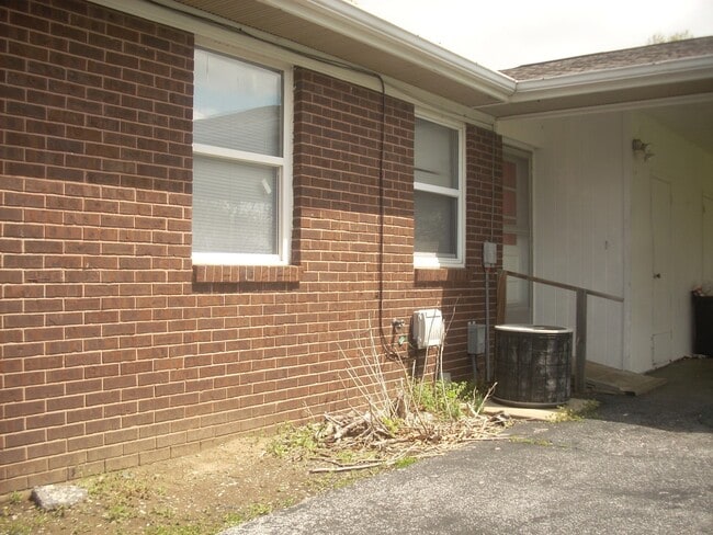 2406 Antiquity Ln in Belleville, IL - Building Photo - Building Photo