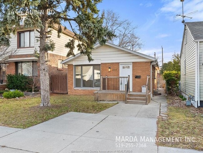 1444 Aubin Rd